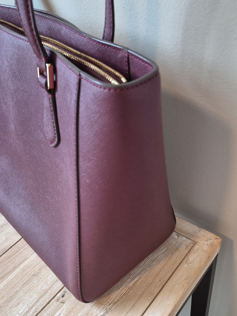 Tory Burch Robinson Burgundy Tote Bag - Picture 4 of 16